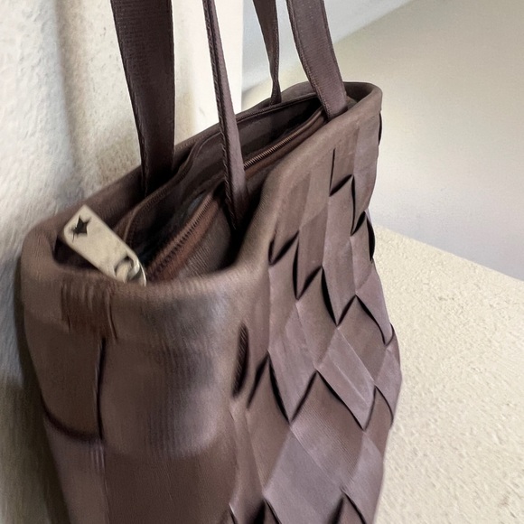 - Harveys Seatbelt Large Brown Cross Woven Drop Handle Tote‎ Purse Satchel … - Picture 9 of 10